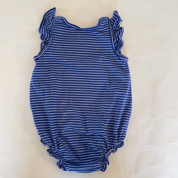 Gap onesie - Picture 3 of 5